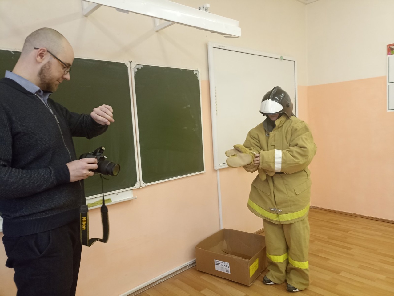 Специалисты «Пожарного гарнизона» провели занятие по профориентации в МАОУ СОШ № 21