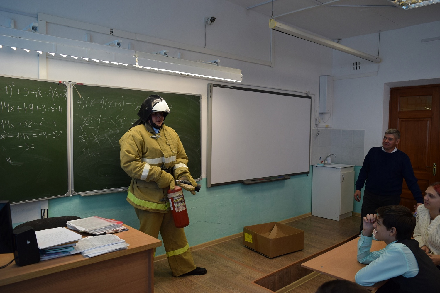 «Пожарный гарнизон» провёл урок по пожарной безопасности для школьников МАОУ Лицея №1